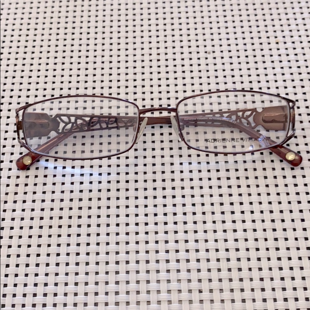 Adrienne Vittadini woman Frame